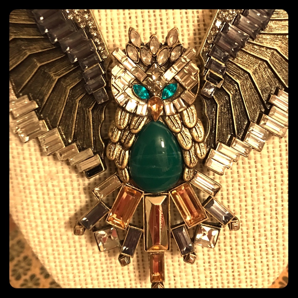 Chloe + Isabel unicorn Owl in Flight necklace